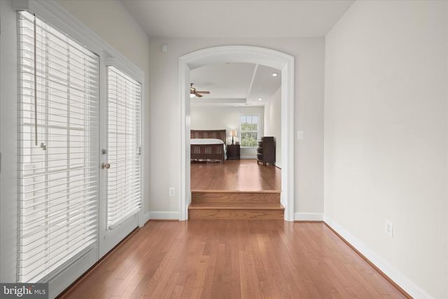 10130 SYCAMORE HOLLOW LN, Germantown, MD 20876
