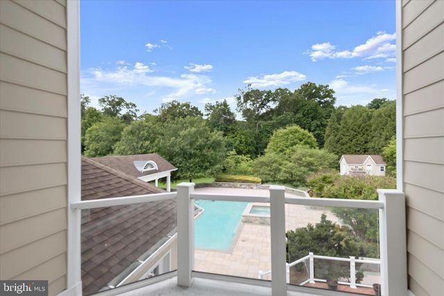 10130 SYCAMORE HOLLOW LN, Germantown, MD 20876