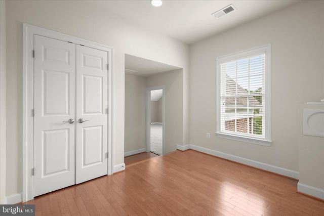 10130 SYCAMORE HOLLOW LN, Germantown, MD 20876