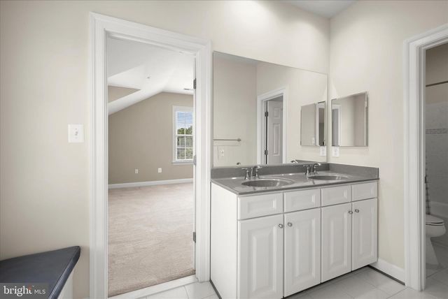 10130 SYCAMORE HOLLOW LN, Germantown, MD 20876