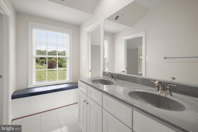 10130 SYCAMORE HOLLOW LN, Germantown, MD 20876