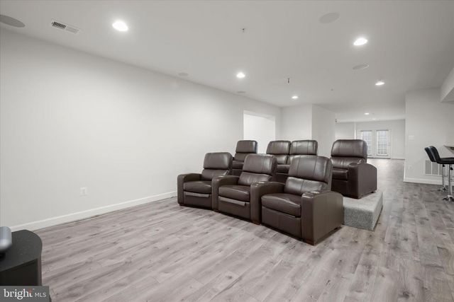 10130 SYCAMORE HOLLOW LN, Germantown, MD 20876