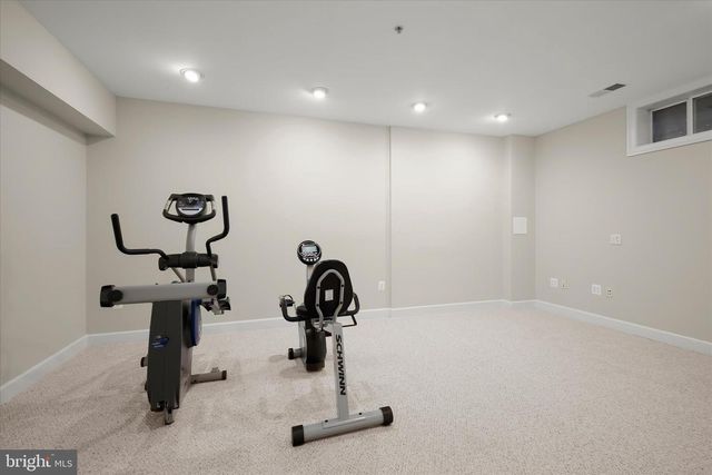 10130 SYCAMORE HOLLOW LN, Germantown, MD 20876