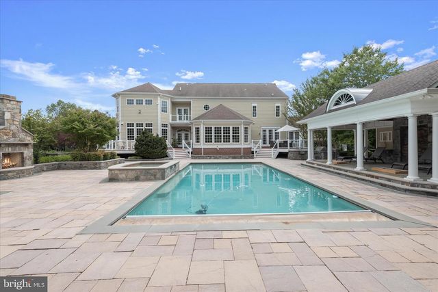 10130 SYCAMORE HOLLOW LN, Germantown, MD 20876