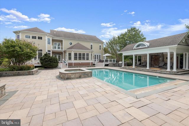 10130 SYCAMORE HOLLOW LN, Germantown, MD 20876