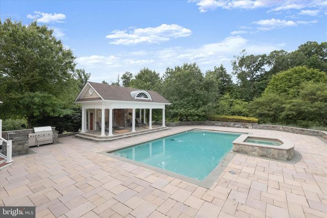 10130 SYCAMORE HOLLOW LN, Germantown, MD 20876