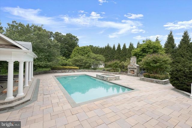 10130 SYCAMORE HOLLOW LN, Germantown, MD 20876
