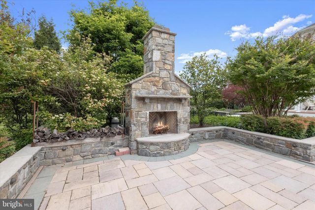 10130 SYCAMORE HOLLOW LN, Germantown, MD 20876
