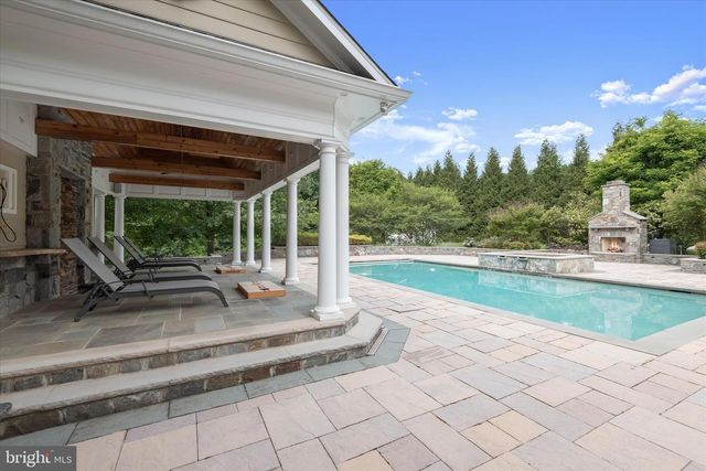 10130 SYCAMORE HOLLOW LN, Germantown, MD 20876