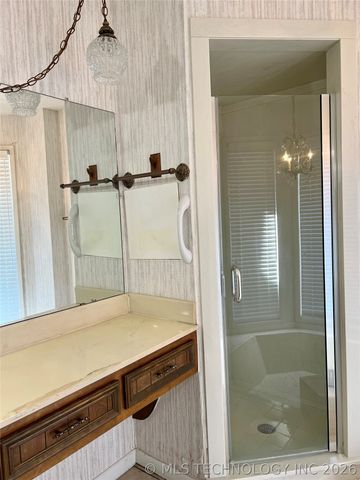 906 Briarwood Place, Durant, OK 74701