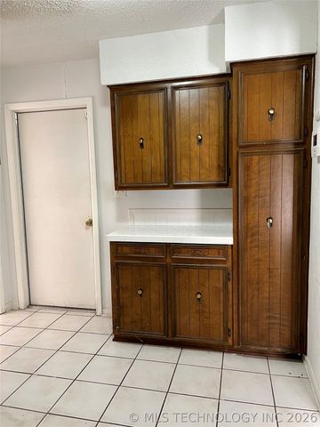 906 Briarwood Place, Durant, OK 74701