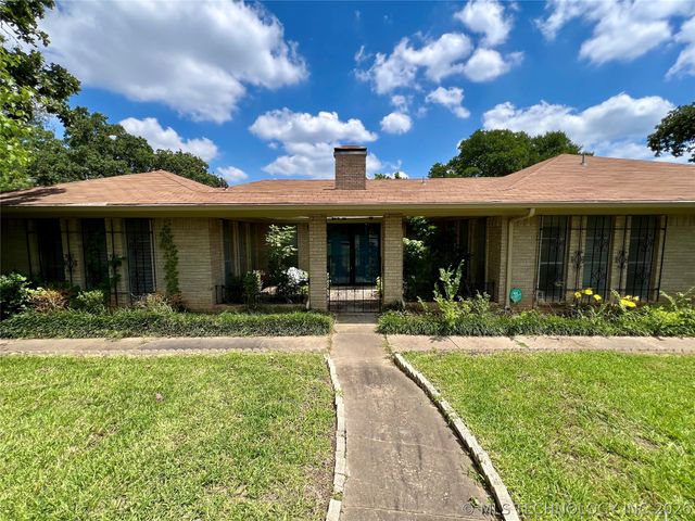 906 Briarwood Place, Durant, OK 74701