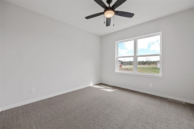 219 Meadows Field Drive NE, Cedar Rapids, IA 52402