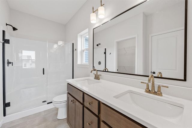 219 Meadows Field Drive NE, Cedar Rapids, IA 52402