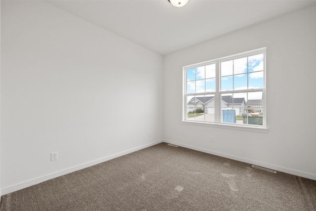 219 Meadows Field Drive NE, Cedar Rapids, IA 52402