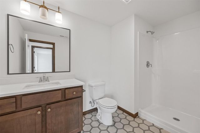 219 Meadows Field Drive NE, Cedar Rapids, IA 52402