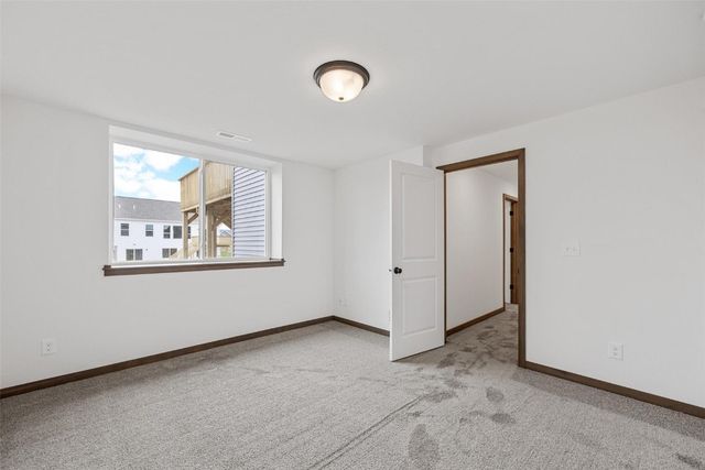 219 Meadows Field Drive NE, Cedar Rapids, IA 52402