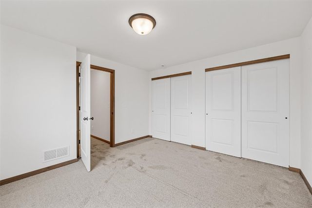 219 Meadows Field Drive NE, Cedar Rapids, IA 52402