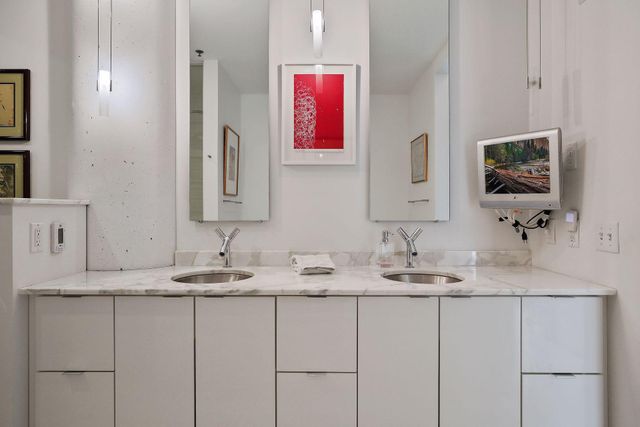750 S 2nd Street 202, Minneapolis, MN 55401