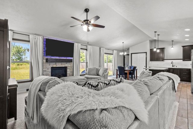 N8973 SPRING VALLEY ROAD, Menasha, WI 54952
