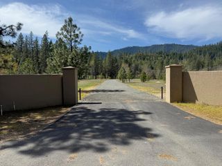 4697 E Evans Creek Road, Rogue River, OR 97537