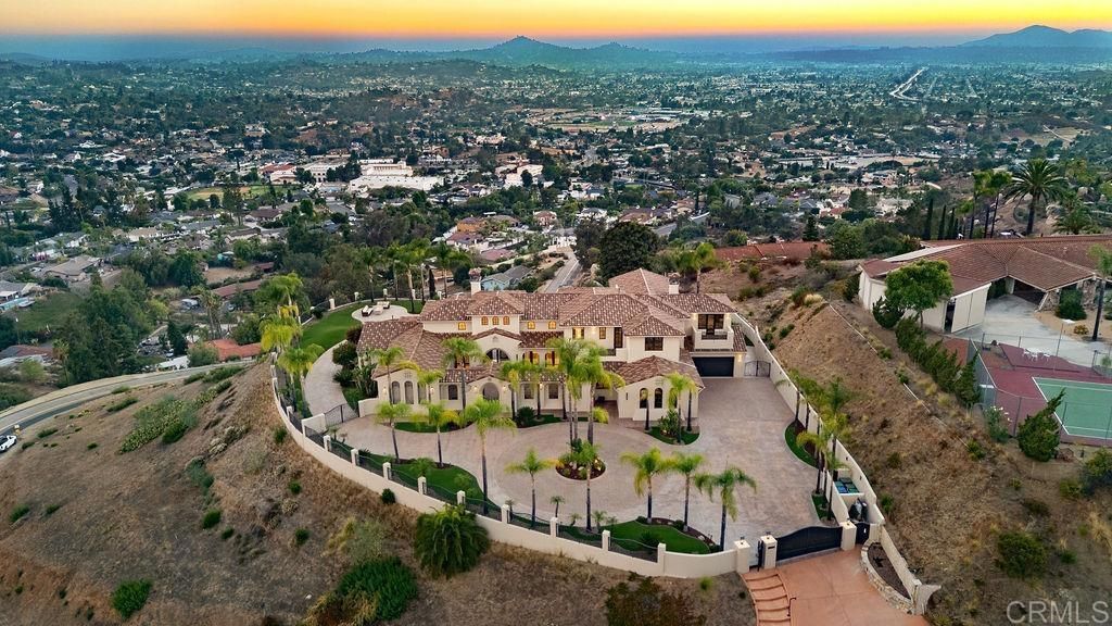 2424 Cerro Sereno, El Cajon, CA 92019 — exterior