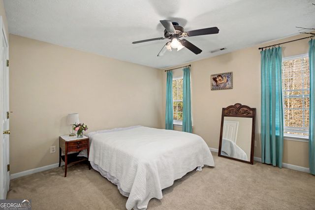 2 Ray Way, Grantville, GA 30220