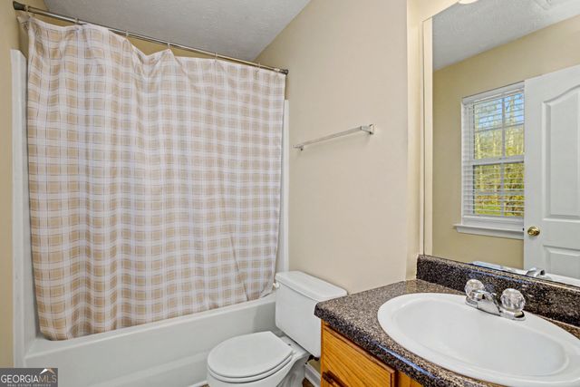 2 Ray Way, Grantville, GA 30220