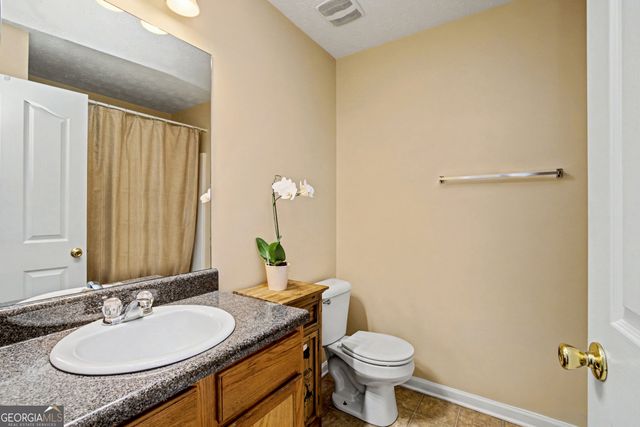 2 Ray Way, Grantville, GA 30220