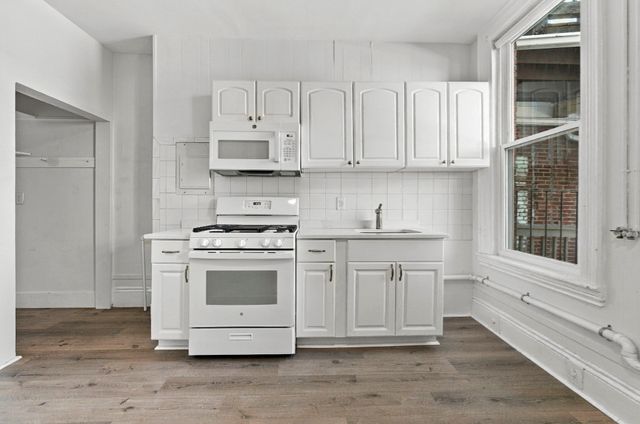 128 Washington Avenue, Chelsea, MA 02150