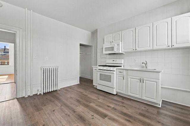 128 Washington Avenue, Chelsea, MA 02150