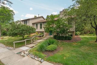 2250 Rivenoak Court, Ann Arbor, MI 48103