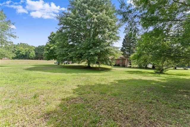 5590 Howard Road, Cumming, GA 30040