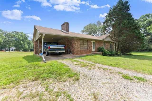 5590 Howard Road, Cumming, GA 30040