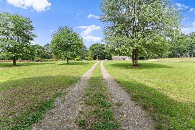 5590 Howard Road, Cumming, GA 30040