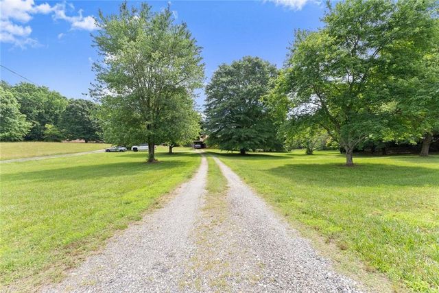 5590 Howard Road, Cumming, GA 30040