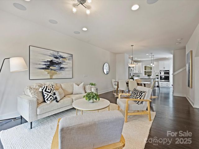 2727 Grand Union Way, Charlotte, NC 28209