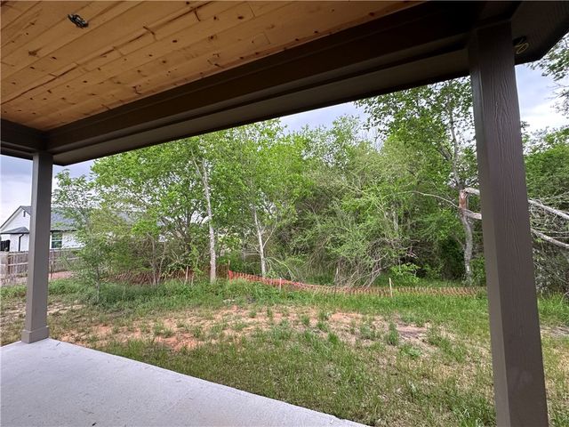 2561 Dove Crossing Lane, Navasota, TX 77868