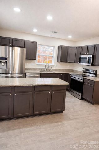 111 Lynch Circle, Mooresville, NC 28117