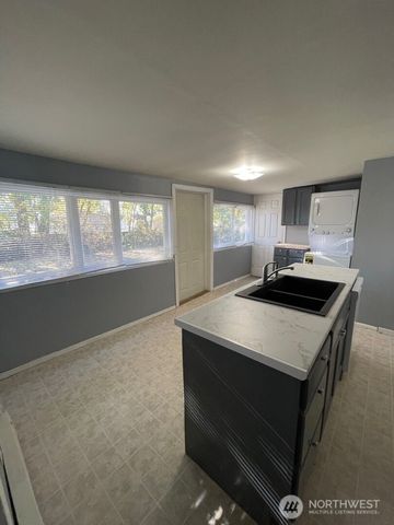 1100 Borseth Street, Sedro Woolley, WA 98284