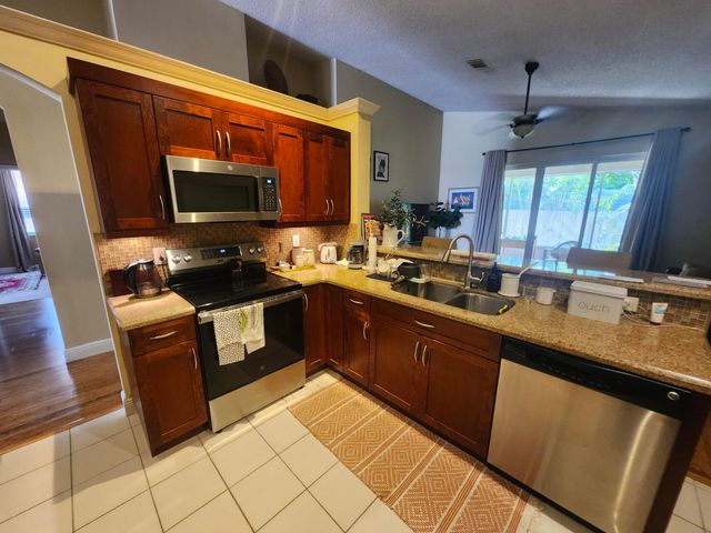 10246 SW 16th Court, Pembroke Pines, FL 33025