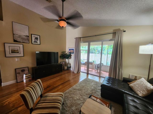 10246 SW 16th Court, Pembroke Pines, FL 33025