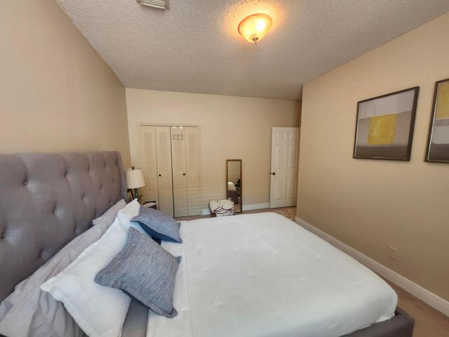 10246 SW 16th Court, Pembroke Pines, FL 33025