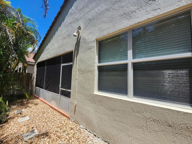 10246 SW 16th Court, Pembroke Pines, FL 33025