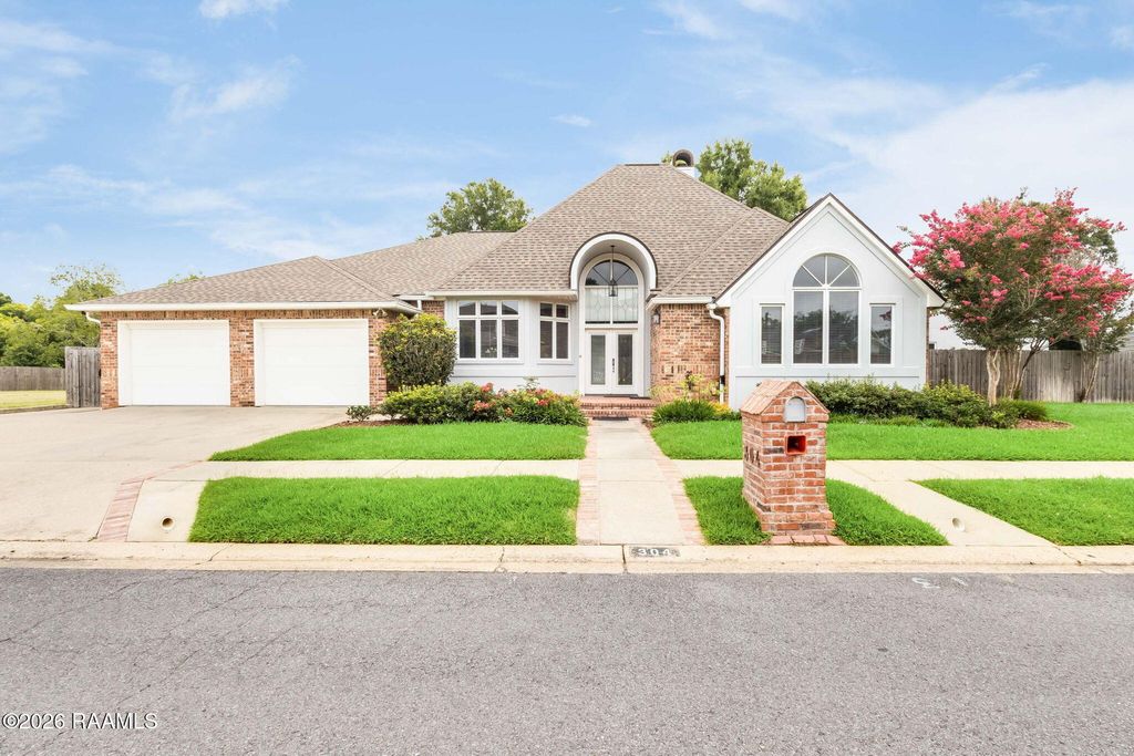 304 Monteigne Drive, Lafayette, LA 70506