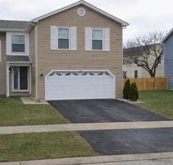 1102 Southbridge Lane, Schaumburg, IL 60194