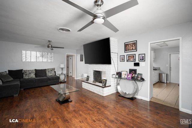 1845 Kent Drive, Bakersfield, CA 93306