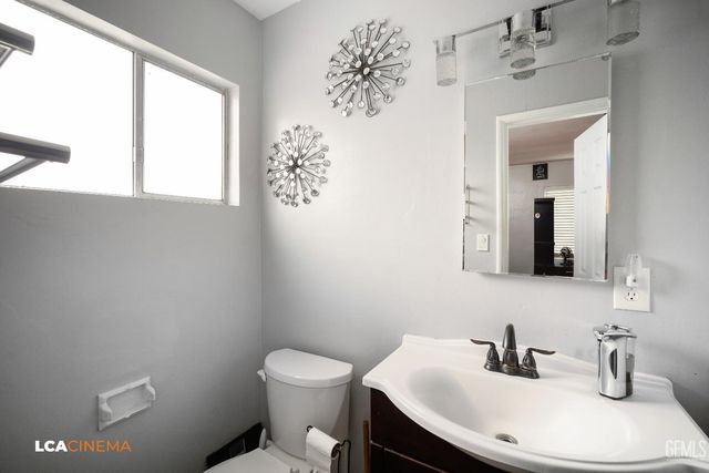 1845 Kent Drive, Bakersfield, CA 93306