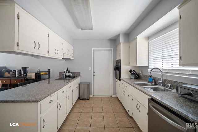 1845 Kent Drive, Bakersfield, CA 93306