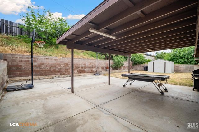 1845 Kent Drive, Bakersfield, CA 93306